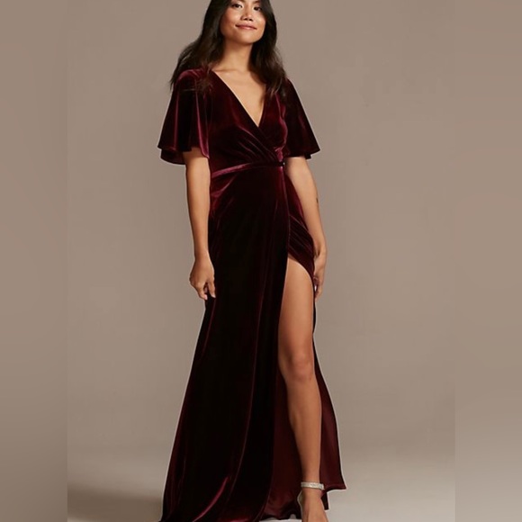 David's Bridal Dresses & Skirts - David’s Bridal F20469 velvet flutter sleeve bridesmaid dress NWT